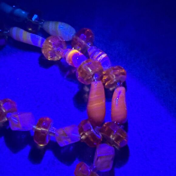 Orange Givre Swirl Glass Vintage Beaded Crystal Gold-tone Necklace UV GLOW - Picture 10 of 13